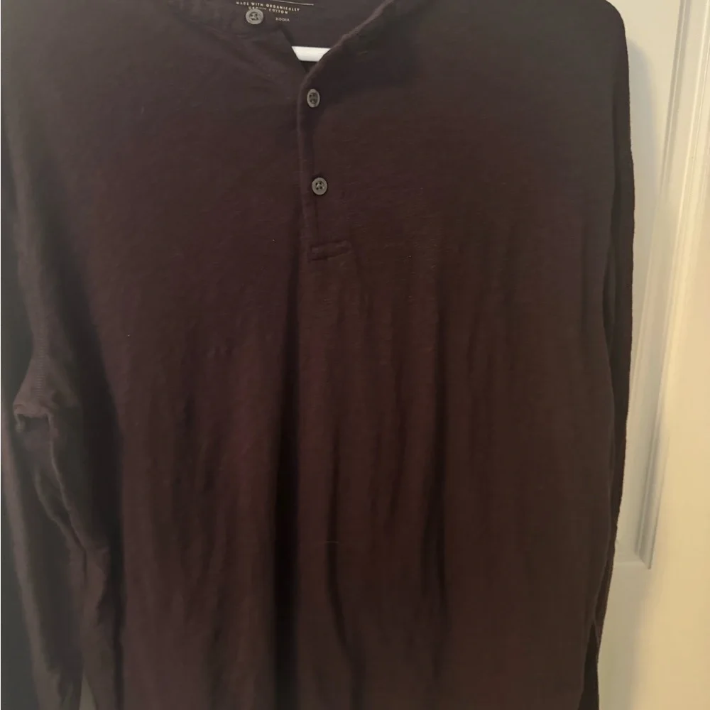 Banana Republic Men's Dark Maroon Button Down Shirt